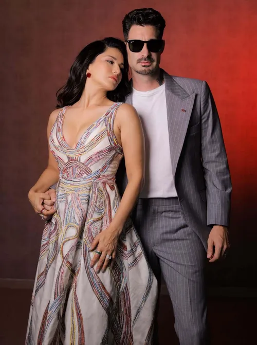 desi look sunny leone 2026
